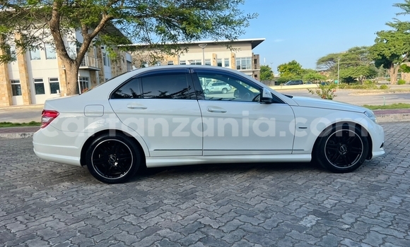 Nunua Imported Mercedes‒Benz C–Class Nyeupe Gari ndani ya Dar es Salaam nchini Dar es Salaam Nunua Imported Mercedes‒Benz C–Class Nyeupe Gari ndani ya Dar es Salaam nchini Dar es Salaam
