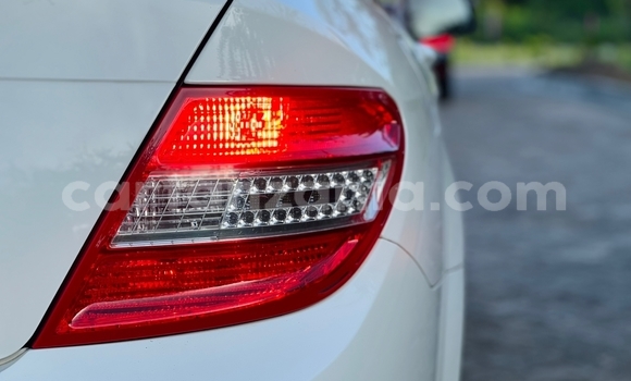 Nunua Imported Mercedes‒Benz C–Class Nyeupe Gari ndani ya Dar es Salaam nchini Dar es Salaam Nunua Imported Mercedes‒Benz C–Class Nyeupe Gari ndani ya Dar es Salaam nchini Dar es Salaam