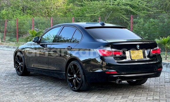 Nunua Imported BMW 3–Series Nyeusi Gari ndani ya Dar es Salaam nchini Dar es Salaam Nunua Imported BMW 3–Series Nyeusi Gari ndani ya Dar es Salaam nchini Dar es Salaam