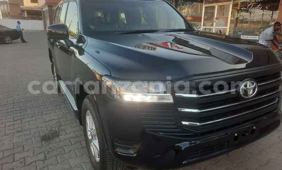 Nunua Imported Toyota Land Cruiser Nyeusi Gari ndani ya Dar es Salaam nchini Dar es Salaam Nunua Imported Toyota Land Cruiser Nyeusi Gari ndani ya Dar es Salaam nchini Dar es Salaam