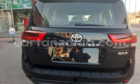 Nunua Imported Toyota Land Cruiser Nyeusi Gari ndani ya Dar es Salaam nchini Dar es Salaam Nunua Imported Toyota Land Cruiser Nyeusi Gari ndani ya Dar es Salaam nchini Dar es Salaam