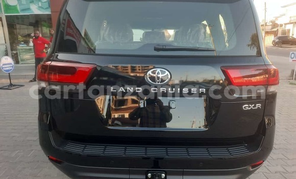 Nunua Imported Toyota Land Cruiser Nyeusi Gari ndani ya Dar es Salaam nchini Dar es Salaam Nunua Imported Toyota Land Cruiser Nyeusi Gari ndani ya Dar es Salaam nchini Dar es Salaam