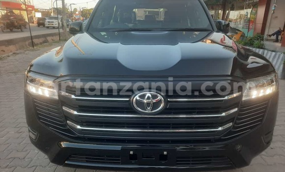Nunua Imported Toyota Land Cruiser Nyeusi Gari ndani ya Dar es Salaam nchini Dar es Salaam Nunua Imported Toyota Land Cruiser Nyeusi Gari ndani ya Dar es Salaam nchini Dar es Salaam