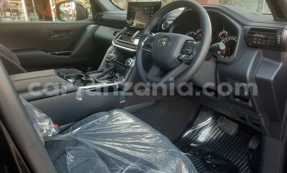 Nunua Imported Toyota Land Cruiser Nyeusi Gari ndani ya Dar es Salaam nchini Dar es Salaam Nunua Imported Toyota Land Cruiser Nyeusi Gari ndani ya Dar es Salaam nchini Dar es Salaam