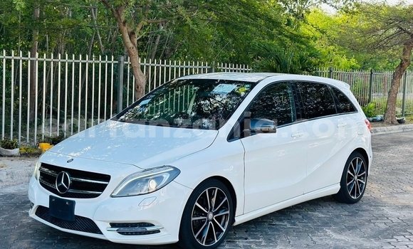 Nunua Imported Mercedes‒Benz B-klasse Nyeupe Gari ndani ya Dar es Salaam nchini Dar es Salaam Nunua Imported Mercedes‒Benz B-klasse Nyeupe Gari ndani ya Dar es Salaam nchini Dar es Salaam