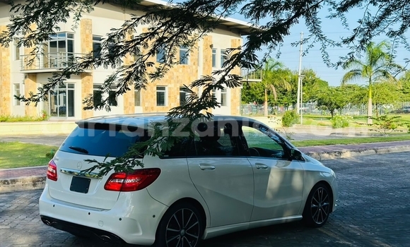 Nunua Imported Mercedes‒Benz B-klasse Nyeupe Gari ndani ya Dar es Salaam nchini Dar es Salaam Nunua Imported Mercedes‒Benz B-klasse Nyeupe Gari ndani ya Dar es Salaam nchini Dar es Salaam