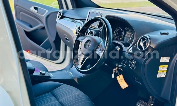 Nunua Imported Mercedes‒Benz B-klasse Nyeupe Gari ndani ya Dar es Salaam nchini Dar es Salaam Nunua Imported Mercedes‒Benz B-klasse Nyeupe Gari ndani ya Dar es Salaam nchini Dar es Salaam