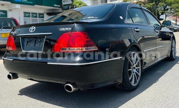 Nunua Imported Toyota Crown Nyeusi Gari ndani ya Dar es Salaam nchini Dar es Salaam Nunua Imported Toyota Crown Nyeusi Gari ndani ya Dar es Salaam nchini Dar es Salaam
