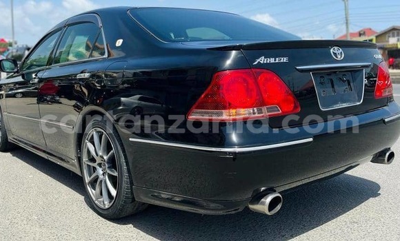 Nunua Imported Toyota Crown Nyeusi Gari ndani ya Dar es Salaam nchini Dar es Salaam Nunua Imported Toyota Crown Nyeusi Gari ndani ya Dar es Salaam nchini Dar es Salaam