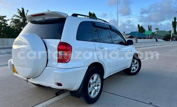 Buy Used Toyota RAV4 White Car in Dar es Salaam in Dar es Salaam Buy Used Toyota RAV4 White Car in Dar es Salaam in Dar es Salaam