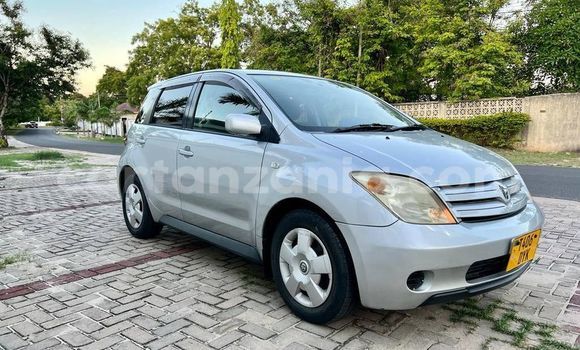 Buy Used Toyota IST Silver Car in Dar es Salaam in Dar es Salaam
