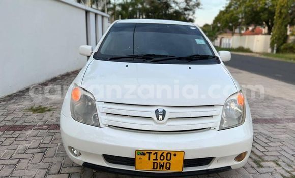 Buy Used Toyota IST White Car in Dar es Salaam in Dar es Salaam
