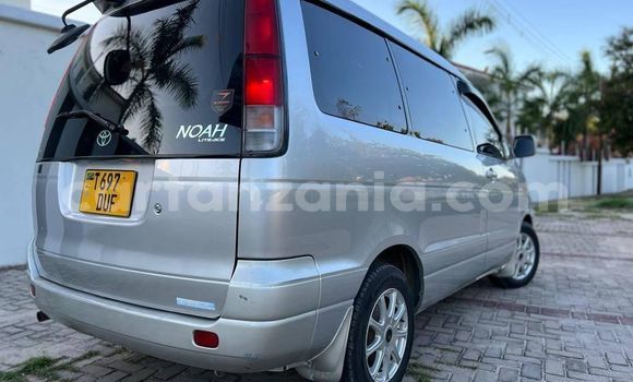 Nunua Ilio tumika Toyota Noah Fedha Gari ndani ya Dar es Salaam nchini Dar es Salaam Nunua Ilio tumika Toyota Noah Fedha Gari ndani ya Dar es Salaam nchini Dar es Salaam