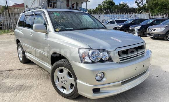 Buy Import Toyota Kluger Silver Car in Dar es Salaam in Dar es Salaam
