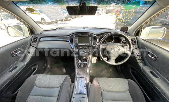 Buy Import Toyota Kluger Silver Car in Dar es Salaam in Dar es Salaam Buy Import Toyota Kluger Silver Car in Dar es Salaam in Dar es Salaam