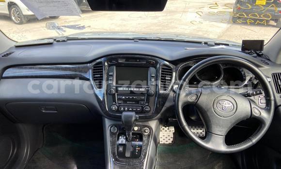 Buy Import Toyota Kluger Silver Car in Dar es Salaam in Dar es Salaam Buy Import Toyota Kluger Silver Car in Dar es Salaam in Dar es Salaam