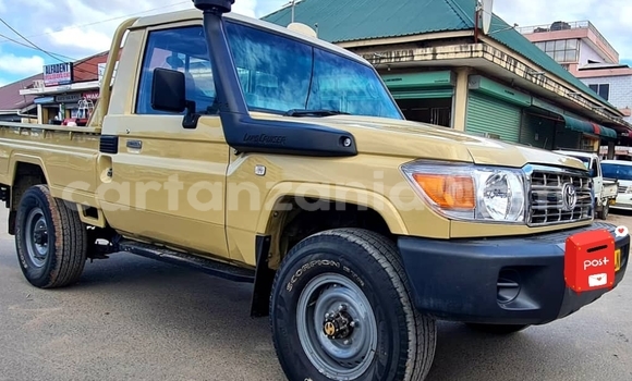 Buy Used Toyota Land Cruiser Beige Car in Dar es Salaam in Dar es Salaam Buy Used Toyota Land Cruiser Beige Car in Dar es Salaam in Dar es Salaam