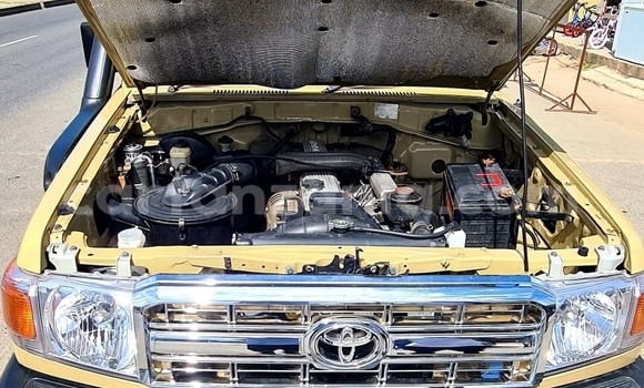 Buy Used Toyota Land Cruiser Beige Car in Dar es Salaam in Dar es Salaam Buy Used Toyota Land Cruiser Beige Car in Dar es Salaam in Dar es Salaam
