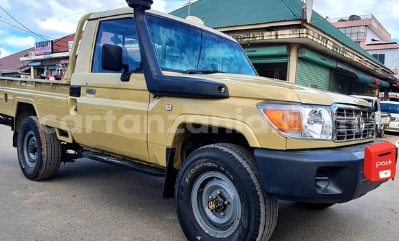 Buy Used Toyota Land Cruiser Beige Car in Dar es Salaam in Dar es Salaam Buy Used Toyota Land Cruiser Beige Car in Dar es Salaam in Dar es Salaam