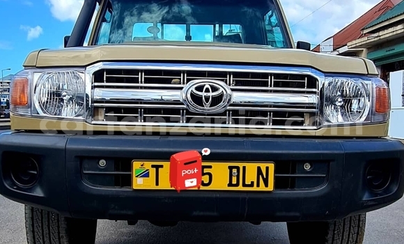 Buy Used Toyota Land Cruiser Beige Car in Dar es Salaam in Dar es Salaam Buy Used Toyota Land Cruiser Beige Car in Dar es Salaam in Dar es Salaam