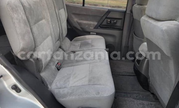 Nunua Ilio tumika Mitsubishi Pajero Fedha Gari ndani ya Dar es Salaam nchini Dar es Salaam Nunua Ilio tumika Mitsubishi Pajero Fedha Gari ndani ya Dar es Salaam nchini Dar es Salaam