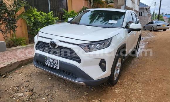 Buy Used Toyota RAV4 White Car in Dar es Salaam in Dar es Salaam Buy Used Toyota RAV4 White Car in Dar es Salaam in Dar es Salaam