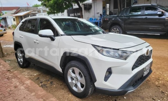 Buy Used Toyota RAV4 White Car in Dar es Salaam in Dar es Salaam Buy Used Toyota RAV4 White Car in Dar es Salaam in Dar es Salaam