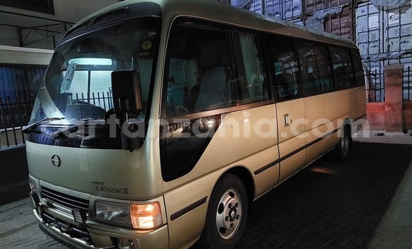 Nunua Ilio tumika Toyota Coaster Brown Gari ndani ya Dar es Salaam nchini Dar es Salaam Nunua Ilio tumika Toyota Coaster Brown Gari ndani ya Dar es Salaam nchini Dar es Salaam
