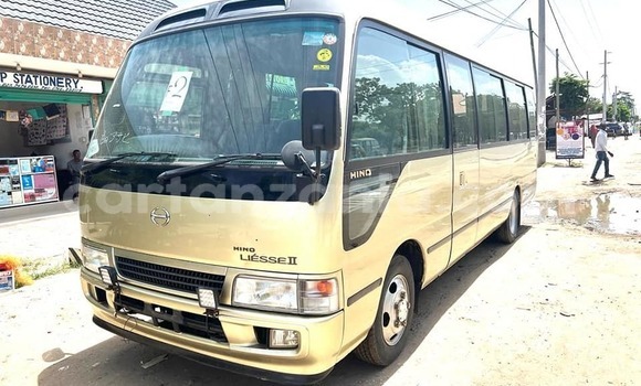 Nunua Ilio tumika Toyota Coaster Brown Gari ndani ya Dar es Salaam nchini Dar es Salaam Nunua Ilio tumika Toyota Coaster Brown Gari ndani ya Dar es Salaam nchini Dar es Salaam