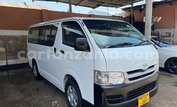 Buy Used Toyota Hiace White Car in Dar es Salaam in Dar es Salaam