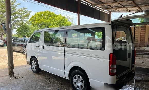 Buy Used Toyota Hiace White Car in Dar es Salaam in Dar es Salaam Buy Used Toyota Hiace White Car in Dar es Salaam in Dar es Salaam