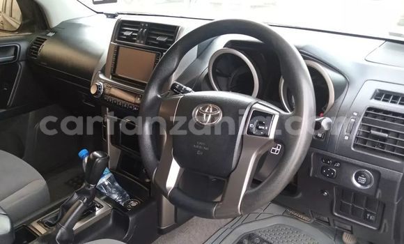 Nunua Ilio tumika Toyota Land Cruiser Prado Nyeusi Gari ndani ya Dar es Salaam nchini Dar es Salaam Nunua Ilio tumika Toyota Land Cruiser Prado Nyeusi Gari ndani ya Dar es Salaam nchini Dar es Salaam