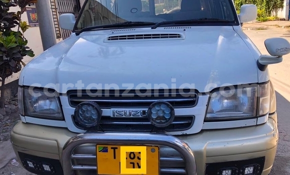 Buy Used Isuzu Bighorn White Car in Dar es Salaam in Dar es Salaam Buy Used Isuzu Bighorn White Car in Dar es Salaam in Dar es Salaam