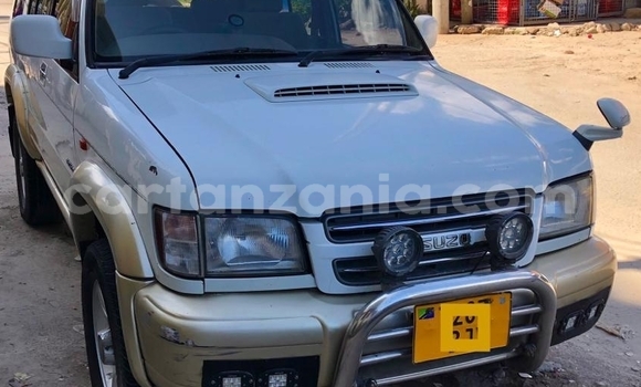Buy Used Isuzu Bighorn White Car in Dar es Salaam in Dar es Salaam Buy Used Isuzu Bighorn White Car in Dar es Salaam in Dar es Salaam