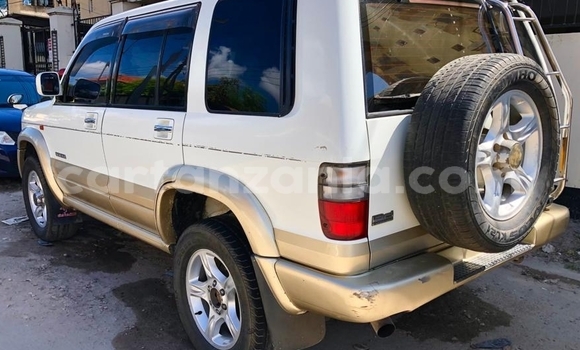 Buy Used Isuzu Bighorn White Car in Dar es Salaam in Dar es Salaam Buy Used Isuzu Bighorn White Car in Dar es Salaam in Dar es Salaam