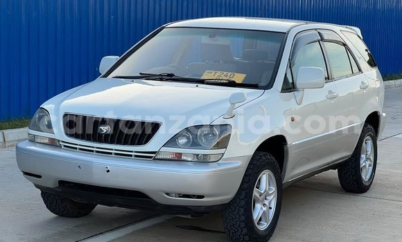 Nunua Ilio tumika Toyota Harrier Nyeupe Gari ndani ya Dar es Salaam nchini Dar es Salaam