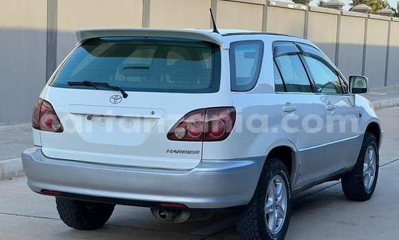Nunua Ilio tumika Toyota Harrier Nyeupe Gari ndani ya Dar es Salaam nchini Dar es Salaam Nunua Ilio tumika Toyota Harrier Nyeupe Gari ndani ya Dar es Salaam nchini Dar es Salaam