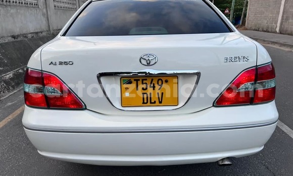 Nunua Ilio tumika Toyota Brevis Nyeupe Gari ndani ya Dar es Salaam nchini Dar es Salaam Nunua Ilio tumika Toyota Brevis Nyeupe Gari ndani ya Dar es Salaam nchini Dar es Salaam