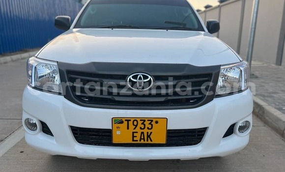Nunua Ilio tumika Toyota Hilux Nyeupe Gari ndani ya Dar es Salaam nchini Dar es Salaam Nunua Ilio tumika Toyota Hilux Nyeupe Gari ndani ya Dar es Salaam nchini Dar es Salaam