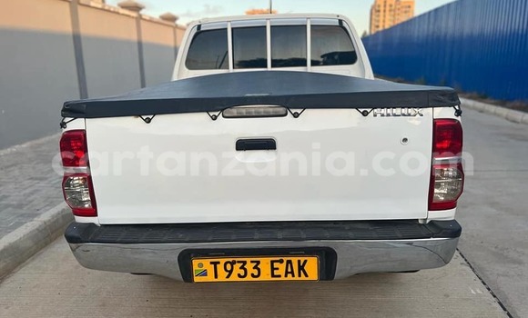 Nunua Ilio tumika Toyota Hilux Nyeupe Gari ndani ya Dar es Salaam nchini Dar es Salaam Nunua Ilio tumika Toyota Hilux Nyeupe Gari ndani ya Dar es Salaam nchini Dar es Salaam