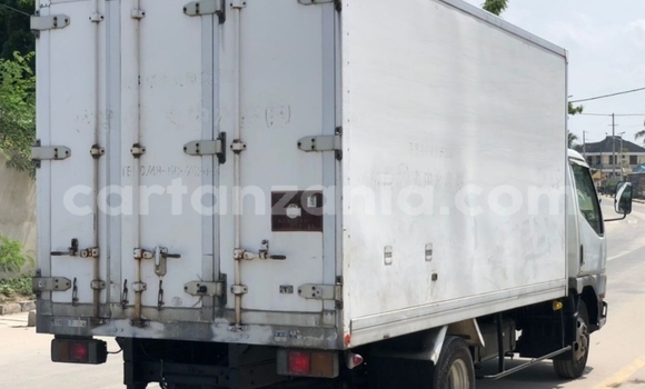 Nunua Mpya Mitsubishi Fuso Fighter Nyeupe Lori ndani ya Dar es Salaam nchini Dar es Salaam Nunua Mpya Mitsubishi Fuso Fighter Nyeupe Lori ndani ya Dar es Salaam nchini Dar es Salaam