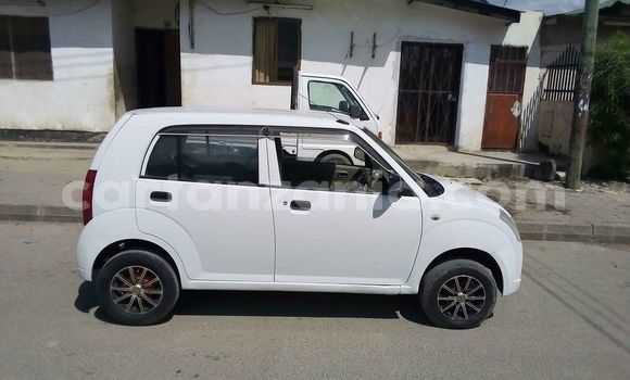 Buy Used Suzuki Alto White Car in Dar es Salaam in Dar es Salaam