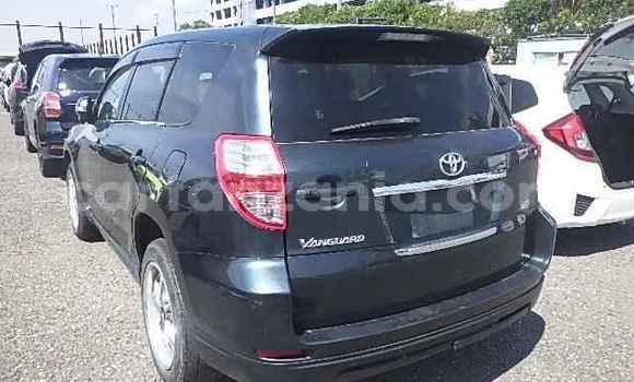 Nunua Ilio tumika Toyota Vanguard Nyeusi Gari ndani ya Dar es Salaam nchini Dar es Salaam