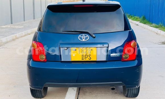 Nunua Ilio tumika Toyota IST Brown Gari ndani ya Dar es Salaam nchini Dar es Salaam