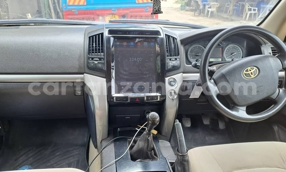 Nunua Ilio tumika Toyota Land Cruiser Bluu Gari ndani ya Dar es Salaam nchini Dar es Salaam Nunua Ilio tumika Toyota Land Cruiser Bluu Gari ndani ya Dar es Salaam nchini Dar es Salaam