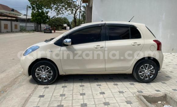 Nunua Ilio tumika Toyota Vitz Nyeupe Gari ndani ya Dar es Salaam nchini Dar es Salaam Nunua Ilio tumika Toyota Vitz Nyeupe Gari ndani ya Dar es Salaam nchini Dar es Salaam