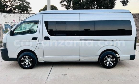Buy Used Toyota Hiace Silver Car in Dar es Salaam in Dar es Salaam