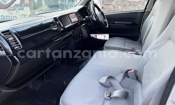 Buy Used Toyota Hiace Silver Car in Dar es Salaam in Dar es Salaam Buy Used Toyota Hiace Silver Car in Dar es Salaam in Dar es Salaam
