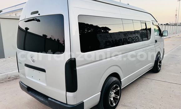 Buy Used Toyota Hiace Silver Car in Dar es Salaam in Dar es Salaam Buy Used Toyota Hiace Silver Car in Dar es Salaam in Dar es Salaam