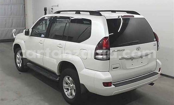 Nunua Imported Toyota Prado Nyeupe Gari ndani ya Dar es Salaam nchini Dar es Salaam Nunua Imported Toyota Prado Nyeupe Gari ndani ya Dar es Salaam nchini Dar es Salaam